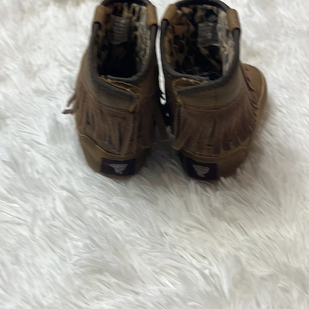 Twister Brown Fringe Baby Buckers